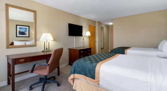 Ramada by Wyndham Reno Hotel and Casino