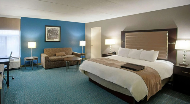 Двухместный люкс DoubleTree by Hilton Roseville Minneapolis