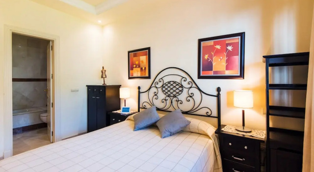 RentAndHomes Marbella Luxury Beach, Забронировать Отель Отели Марбелья с бассейном, рядом с Теннисный и спортивный клуб Don Carlos, Бассейн