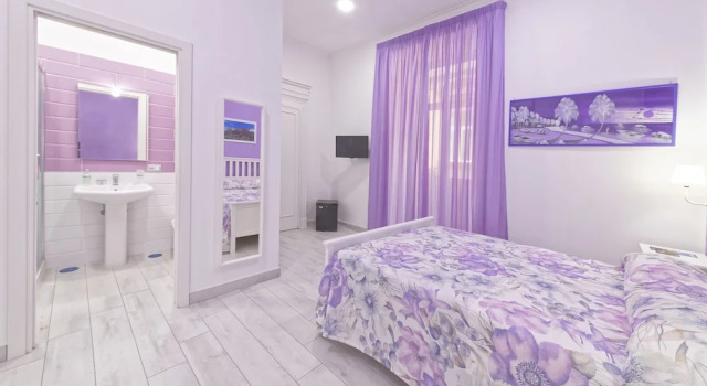 Двухместный номер Classic с балконом B&B Rest a Napoli