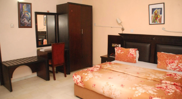 Suite Orian Hotel