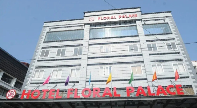 Hotel Floral Palace, Забронировать Отель Недорогие отели штата Кералы, недорого