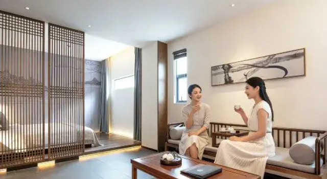 Люкс Pushe Garden Art Hotel