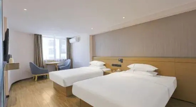 Кровать в общем номере City Comfort Inn (Yanji Pedestrian Street Qiansheng Shopping Plaza)