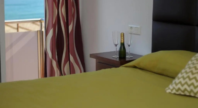 Hostal Esperanza, Book Hotel Hoteller i Chilches med parkering, Parkering