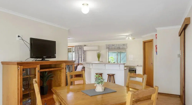 Пятиместный коттедж Moonta Bay Accommodation