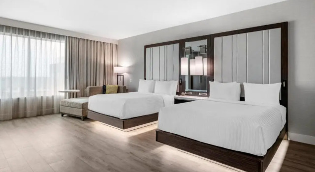 Четырёхместный номер Standard Cambria Hotel Austin Uptown near the Domain