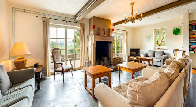 Holiday home in Sint-Martens-Voeren with garden, Buchen Sie Hotel Voeren Limburg