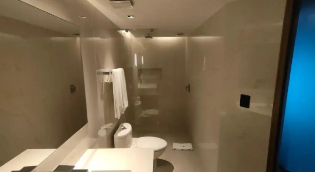 Двухместный люкс с балконом Alia Inn Boutique WTC