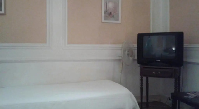 Трёхместный номер Economy Boa Noite Casa de Hospedes