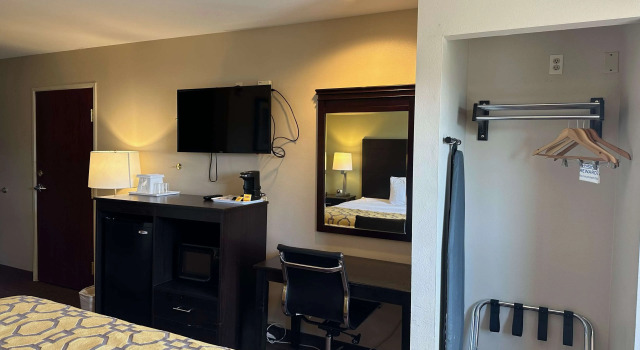 Baymont Inn by Wyndham Farmington