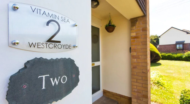 Croyde Vitamin SEA 4 Bedrooms, Book Hotel Georgeham Devon