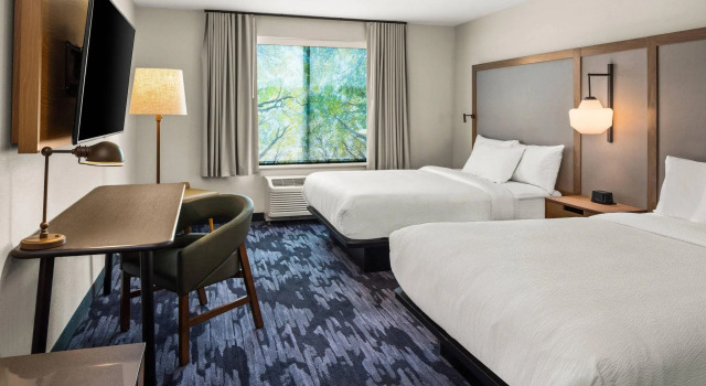 Четырёхместный номер Standard Fairfield by Marriott Inn & Suites Duluth