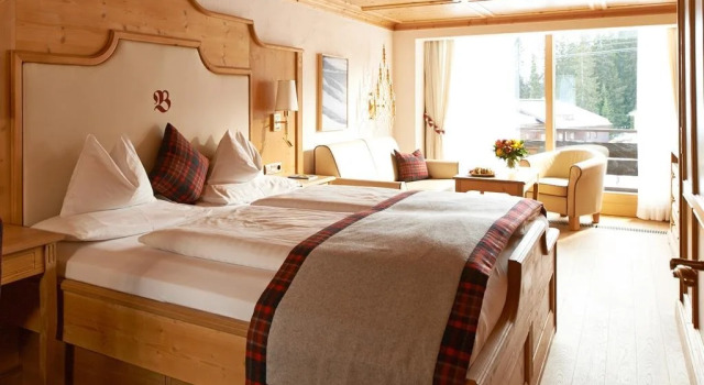 Burg Hotel Lech am Arlberg, Забронировать Отель Отели Лех с завтраком, рядом с Горнолыжный подъемник Шлосскопфбан, Завтраки