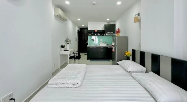 Студия Standard Tan Son Nhat Airport Apartment by SABAY