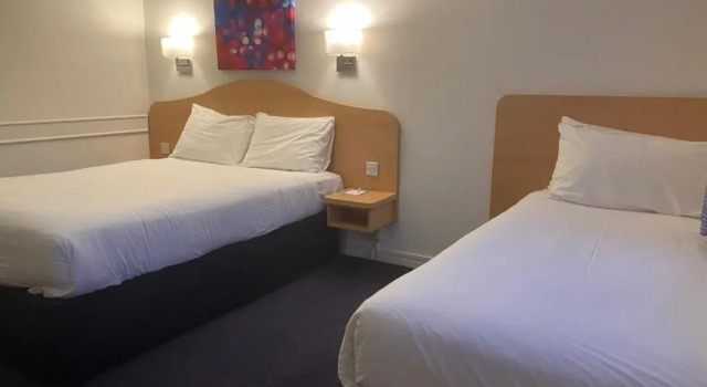 Семейный номер Standard Days Inn by Wyndham Michaelwood M5