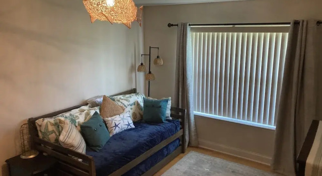 Коттедж Spacious Home With Private Pool,spa, Gas Grill and Patio