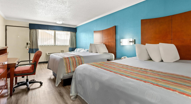 Четырёхместный номер Standard Americas Best Value Inn and Suites