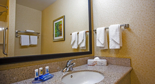 Двухместный номер Standard Fairfield Inn & Suites Toledo North