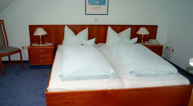 Hotel Flora, Забронировать Отель Херцлаке Oldenburger Muensterland