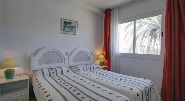 Lovely beachfront apartment Puerto Banus Marbella, Забронировать Апартаменты/квартира Апартаменты Марбелья, рядом с Playa de Cortijo Blanco, Апартаменты/квартира