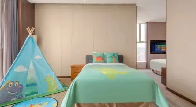 Трёхместный семейный люкс Ronghai Dream Hotel