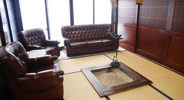 Sosuke, Забронировать Гостевой дом Отели Такаяма с парковкой, рядом с Takayama Showa-kan Museum, Парковка