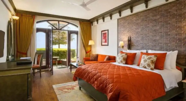 Двухместный номер Standard с балконом и с видом на сад Ramada by Wyndham Mussoorie Mall Road
