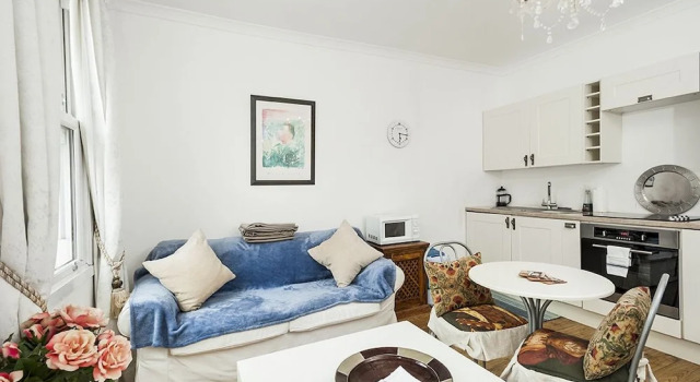 New Super 1 Bedroom Flat in the Heart of Greenwich, Забронировать Отель Гринвич Лондон, рядом с Парк и ферма «Мадшут»