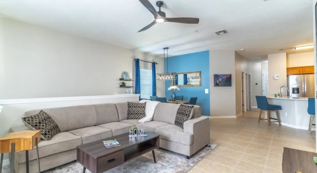 7526 Oakwater