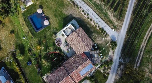 Апартаменты ROSTAGNI 1834 apt in villa with pool in the Barolo region