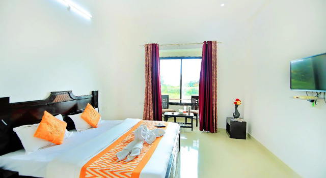 Люкс Deluxe Rang Bhawan Inn- A Lake View Hotel