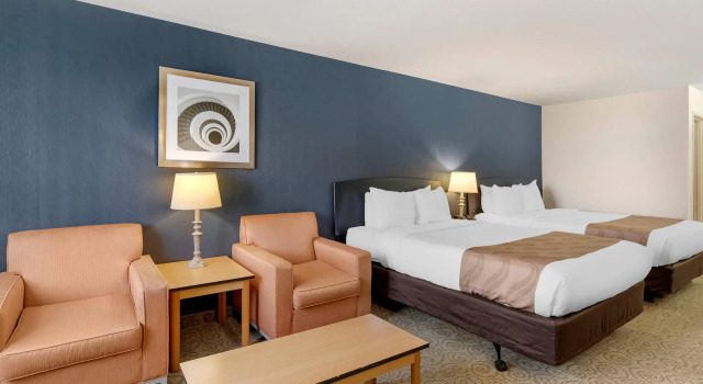 Четырёхместный номер Standard Quality Inn & Suites Denver International Airport