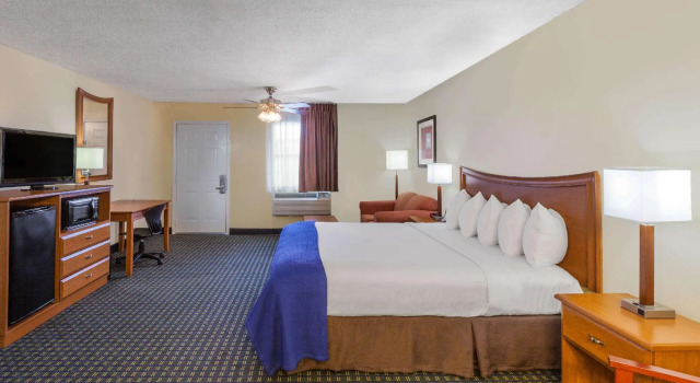 Двухместный люкс Days Inn by Wyndham Natchitoches