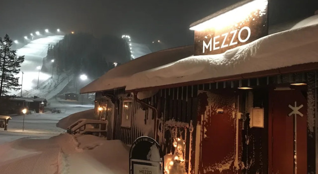 Hotell Mezzo, Rezerwuj Hotel Hotele w Svealand z parkingiem, Parking