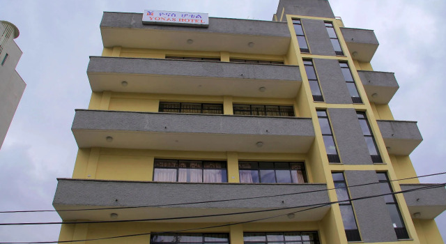 Yonas Hotel