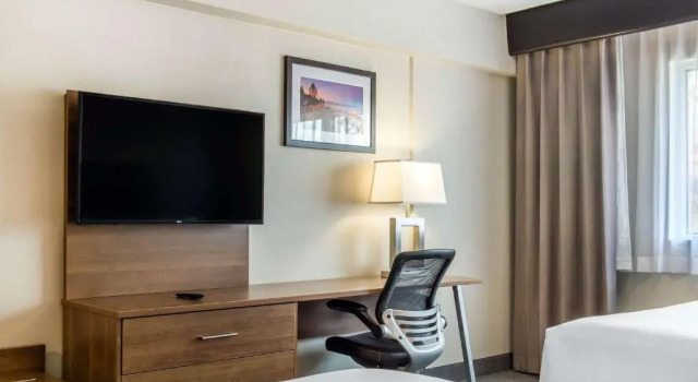 Номер Standard Quality Hotel Dorval Aeroport