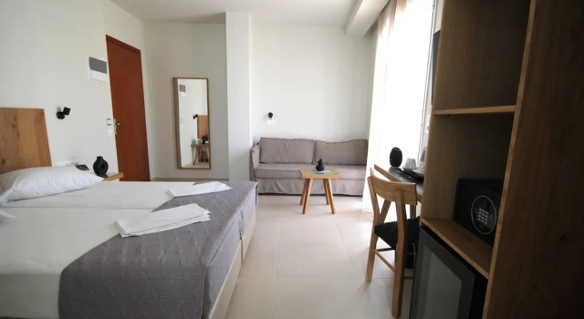 Двухместный номер Superior с балконом Mirabello Hotel
