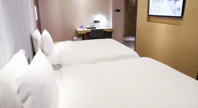 Двухместный номер Deluxe LAVANDE HOTELS SHENZHEN NORTH STATION LONGHUA FOXCONN HEADQUARTERS