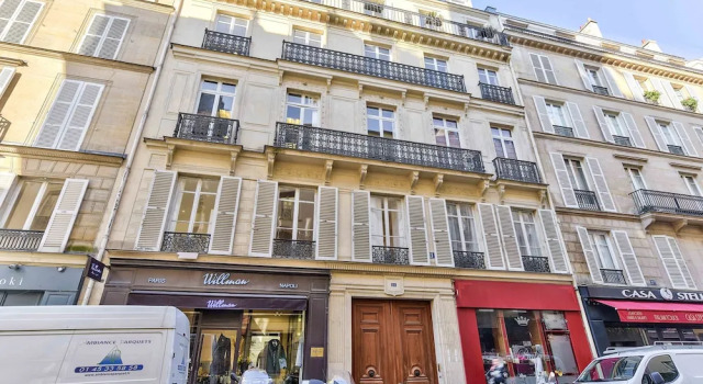 63-Luxury Flat Champs-Elysees (1c), Забронировать Отель Париж Иль-де-Франс, рядом с Ром