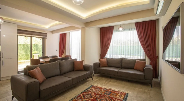Jakuzili Mustakil Havuzlu Bati Villasi