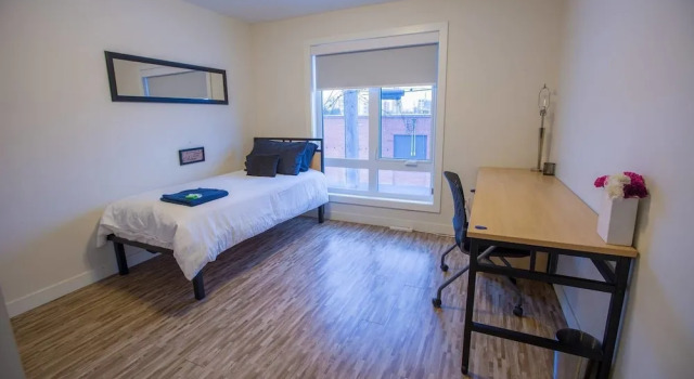 Stay With Ease Hospitality! 1 Bed 1 Bath, Book Lejlighed Lejligheder i Central Alberta, Lejlighed