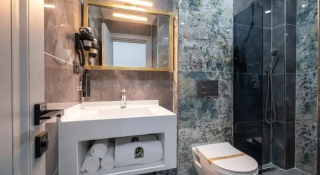 Четырёхместный номер Standard 216 Prestige Hotel
