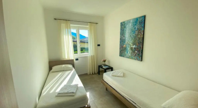 Paradiso-Boschetto Strand Bungalow mit Pool, Book Vacation Home Hotels in Como with a Pool, Swimming Pool