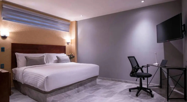 Полулюкс Hotel La Querencia