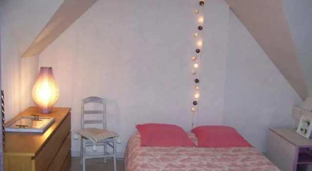grande chambre lumineuse et spacieuse 22m2, Забронировать Отель Отели в центре Геранд, в центре