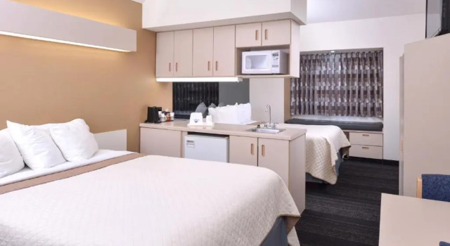 Люкс Deluxe Americas Best Value Inn & Suites Maryville