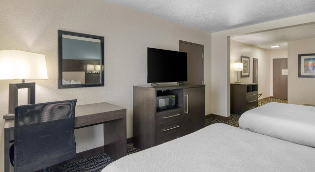 Четырёхместный люкс Best Western Waldo Inn & Suites