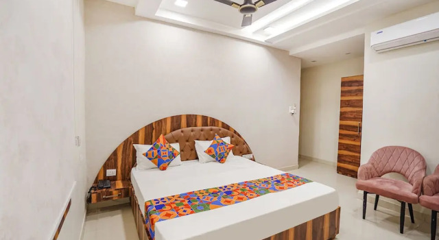 Номер Deluxe FabHotel TS Inn