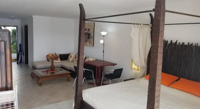 Apartament cu vedere la mare Orient Bay Beach Studio